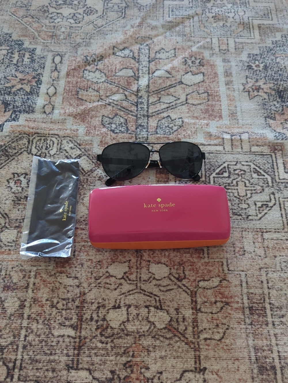 Kate Spade Dalias Sunglasses With Case